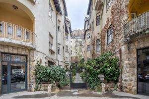 Quiet charming apartment near the center