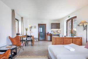 5 House Winery - Perfect Chill