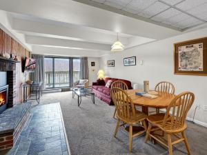 Mt Green 2-F04 Brought to you by GetAway Vacations