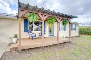 Peaceful Brandenburg Home about 6 Mi to Ohio River! - Magnet