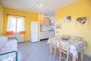 One-Bedroom Apartment room in Lacona Mare