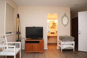 Ski In Ski Out - Sleeps 6 - Bring the family!