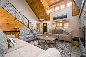 Rockwell: New w Dock Slip, Hot Tub, Lake Access, Dog Friendly