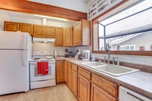 Cozy Anchorage Vacation Rental Near Hospitals!