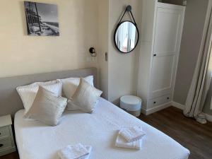 Hotels Logis Hotel Emeraude des Bois : photos des chambres