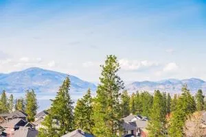 Lakeview 2-bed 2-bath Entire Suite near Summerhill Winery - Penticton