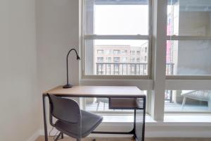 Fun & Comfort Await: Apartment at Alexandria