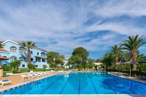 Corfiot Maisonette with shared Pool - Govino Bay