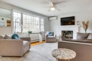 Charming Cape Cod Home about 1 Mi to Megansett Beach - North Falmouth