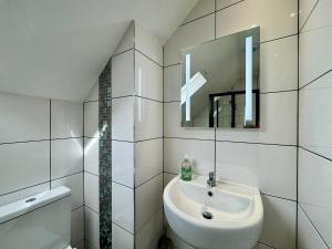 Waterloo House - Great for Contractors or Family Holidays