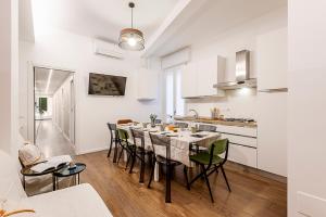 StayEasy Petrella21 - 4 Bedrooms, 3 baths - Central Station