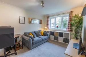 Chic Flat in Woolston: Nr Southampton City Centre - Netley