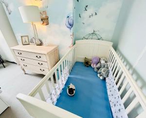 Private, comfy and quiet room for 2 Clapham