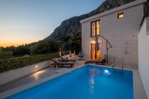 Beautiful Villa Libero with a pool jacuzzi sauna 