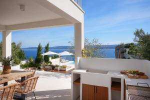 Seaview villa Agata with heated infinity pool