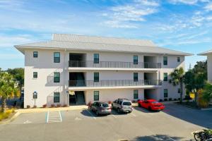 Paradise Getaway at 30A - 3BD & 3BA-4 Min Walk to beach - Pool - Gym