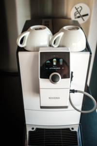 Hausboot Püntenel - stationär - Traumhafte Ferienwohnung AUF dem Wasser