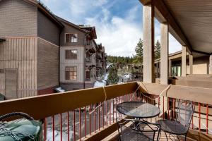 Lofted Retreat in The Village! condo