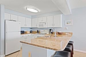 Pelican Beach 1115 condo