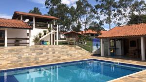 Sítio com Piscina e Área de Lazer Completa