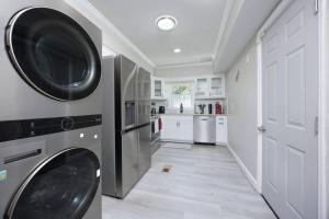 Comfy Home with Playground near Ft Benning!