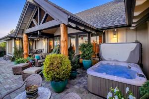 Ironstone Lodge - Luxury Living and Mountain Views - 4hvězdičkové hotely ve městě Redmond