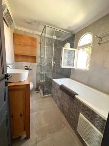 Maison de ville avec piscine privée