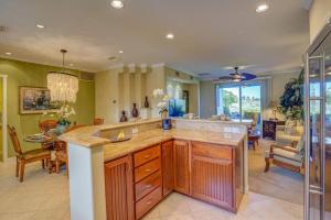 Luxury Oasis Palm Villas at Mauna Lani Beach Club