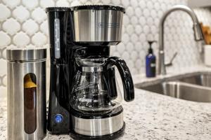 Apt on Town Square - Ultimate DT Fay Location