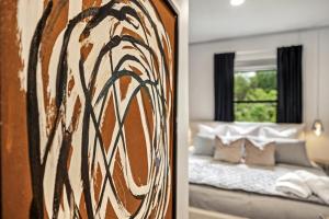 Apt on Town Square - Ultimate DT Fay Location