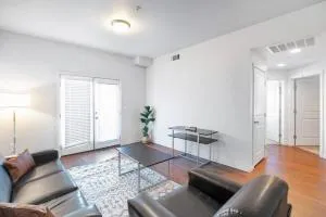 Relaxing 3BR Apartment With Pool & Wifi - Greeley