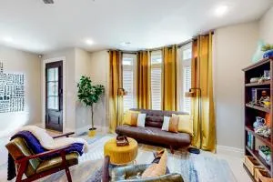 Lincoln Townhome - New Harmony