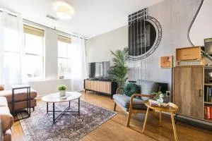 Sleek Apt in Historic DT Macon - Dry Branch