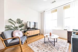 The Lofts at Cherry DT w Amenities