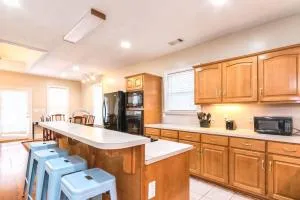 The Broadway Bungalow Walk to Riverwalk Dining! - فينيكس سيتي