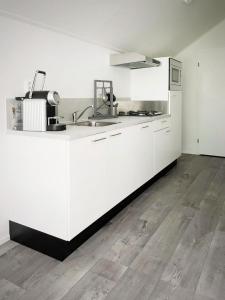 BEACHHOUSE VELUWEMEER in Strandnähe - mit extra großem Garten inkl Hallenbadnutzung