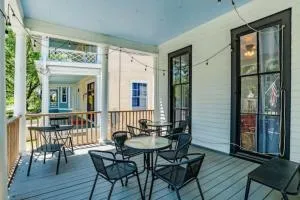 Dauphin District Darling #3-Downtown, Restaurants - Chickasaw