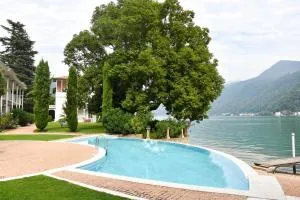 Beautiful apartment on the lake, pool & parking - Nr 124 - Porto Ceresio