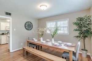 Bel-Air Bungalow- close to Midtown Highways and Downtown Mobile - Semmes