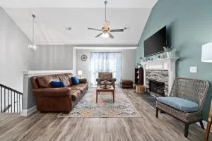 Laid-Back on Lancelot Lane - أوك جروف