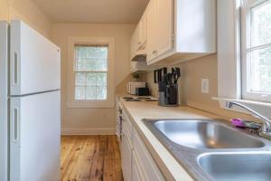 Midtown Magic- Back Unit- 10mins to Downtown