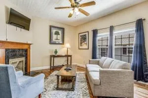 Sweet on Strong Street - Unit A - Goulding