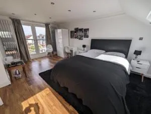 Luxury Hotel Rooms - Winchmore Hill