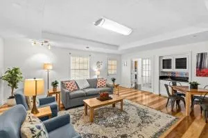 15 Min to LSU & Downtown Oak Hills Place Hideaway - Гонзалес