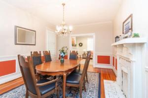 The Parkside Cottage Lakebottom Park at Doorstep!