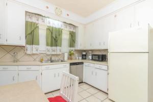 The Parkside Cottage Lakebottom Park at Doorstep!