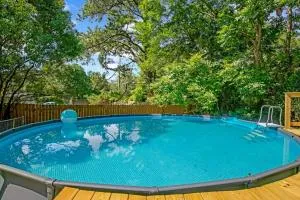 Midcentury Modern - Pool & Hot tub - Retro Retreat - Chickasaw