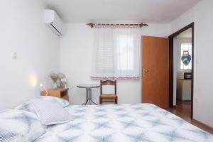 Apartments by the sea Drage, Biograd - 19189