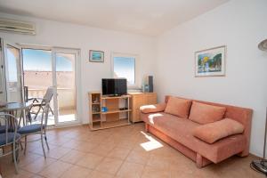 Apartments with a parking space Novalja, Pag - 22146