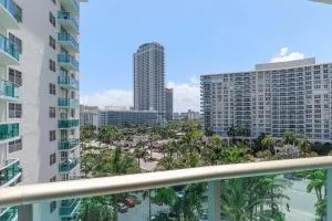 PROMO Komffy Apt with 2 Queen Beds & Intercostal View at Tides 8th floor - Hollywood Beach